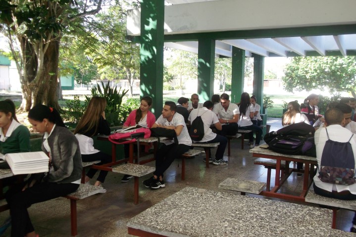 #QuédateEnCasa  #CubaSalva  #AplausosPorLaVida